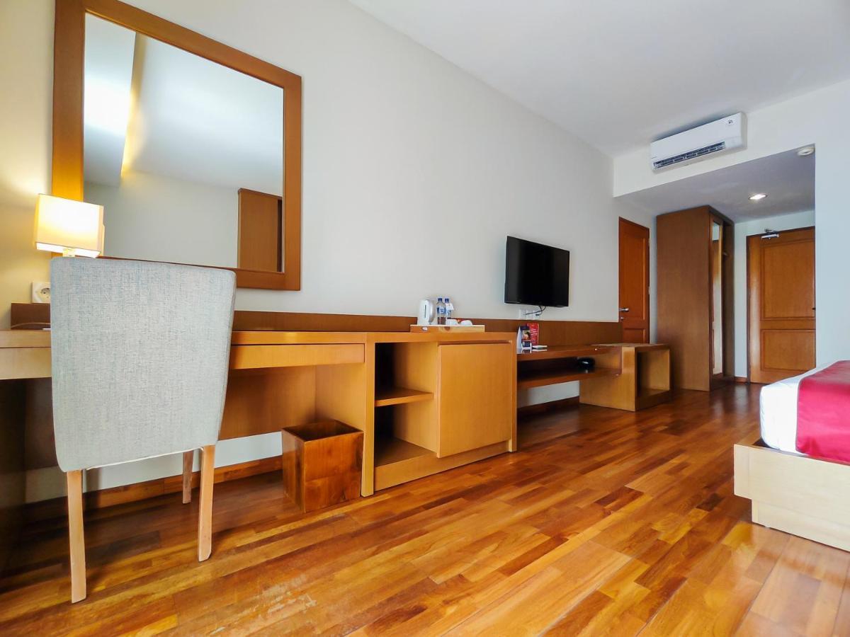 Hotel Square And 3*
