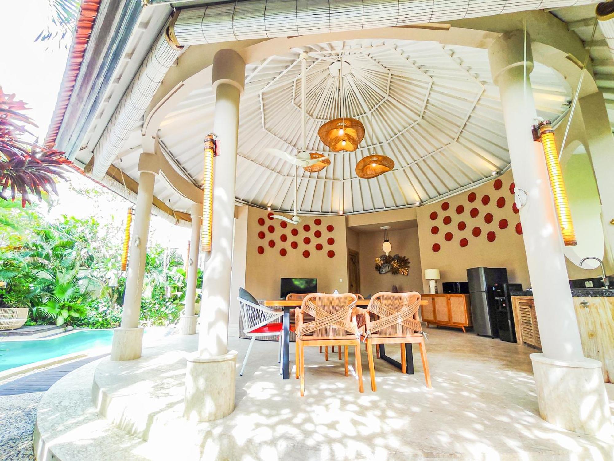 Square And Seminyak (Bali)